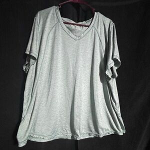 Xersion Heather Green V-Neck Short Sleeve Tee